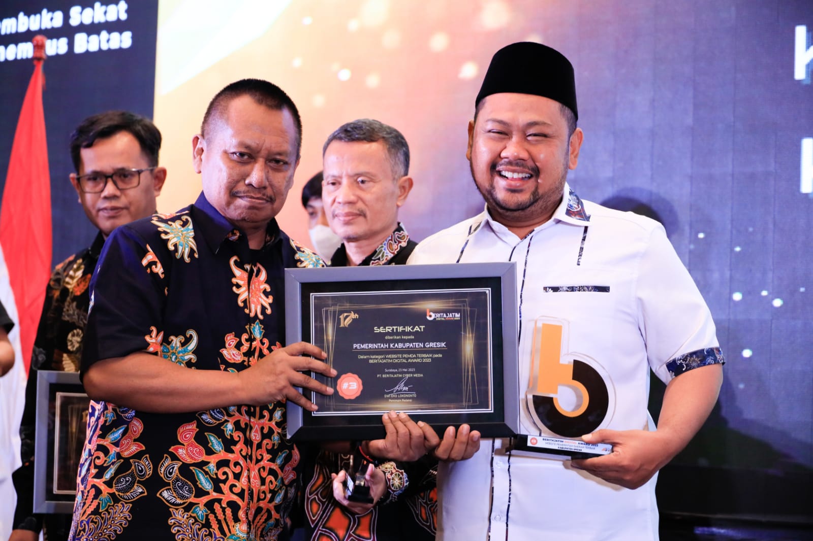 Kabupaten Gresik Terima Penghargaan Beritajatim Digital Award 2023 Kategori Website Pemkab Terbaik