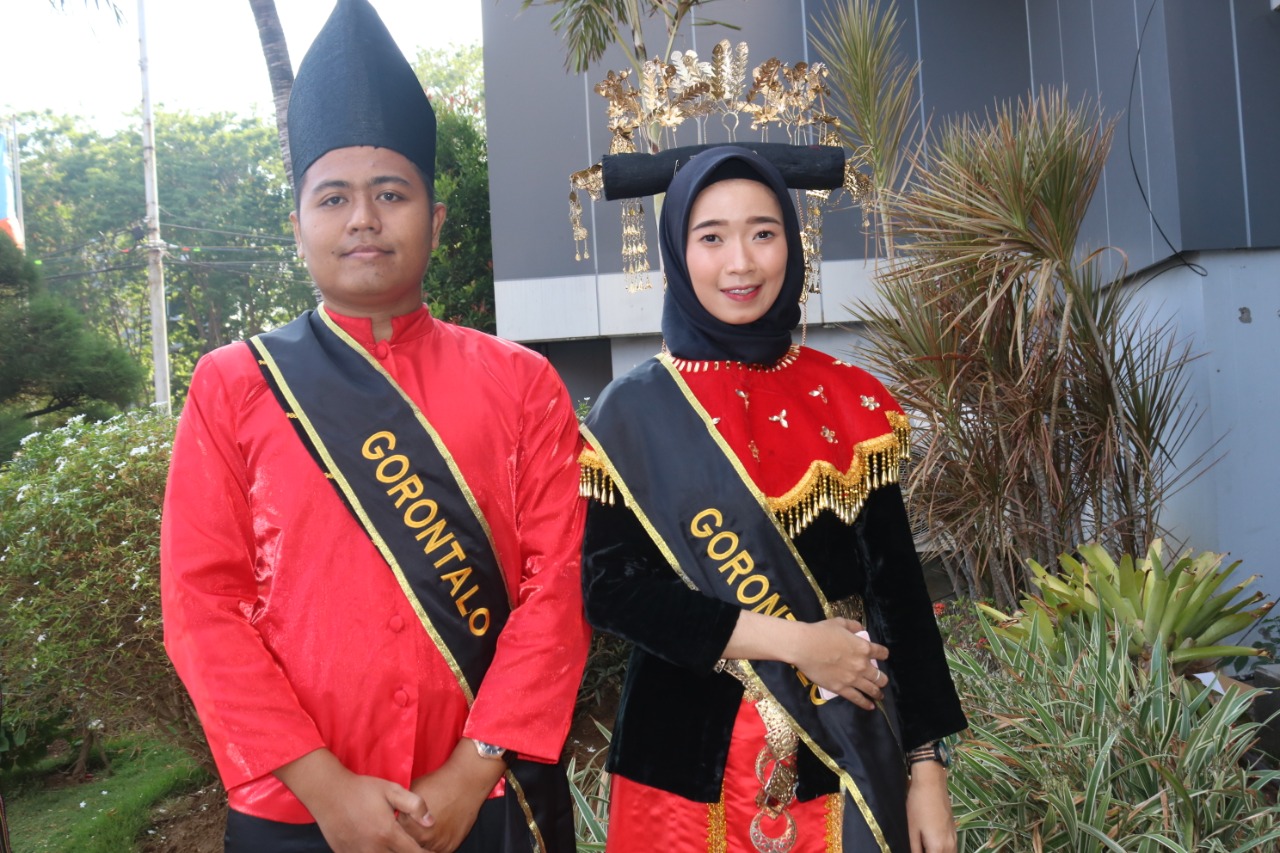 Pakaian Adat Gorontalo menjadi pilihan untuk perwakilan Diskominfo